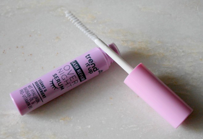 lash repair overnight serum van Trend it up